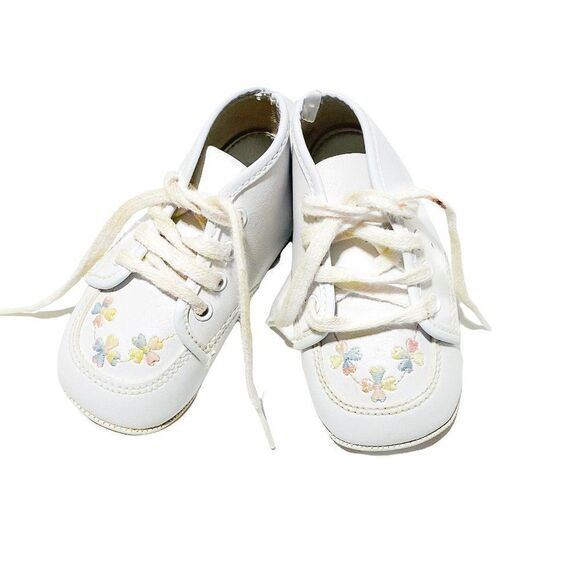 ZEDDY Infant Booties with Embroidered Rainbow Four Leaf Clovers - Picture 1 of 4